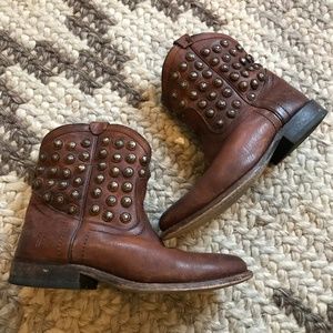 Frye Studded Boots Wyatt Jenna 5.5